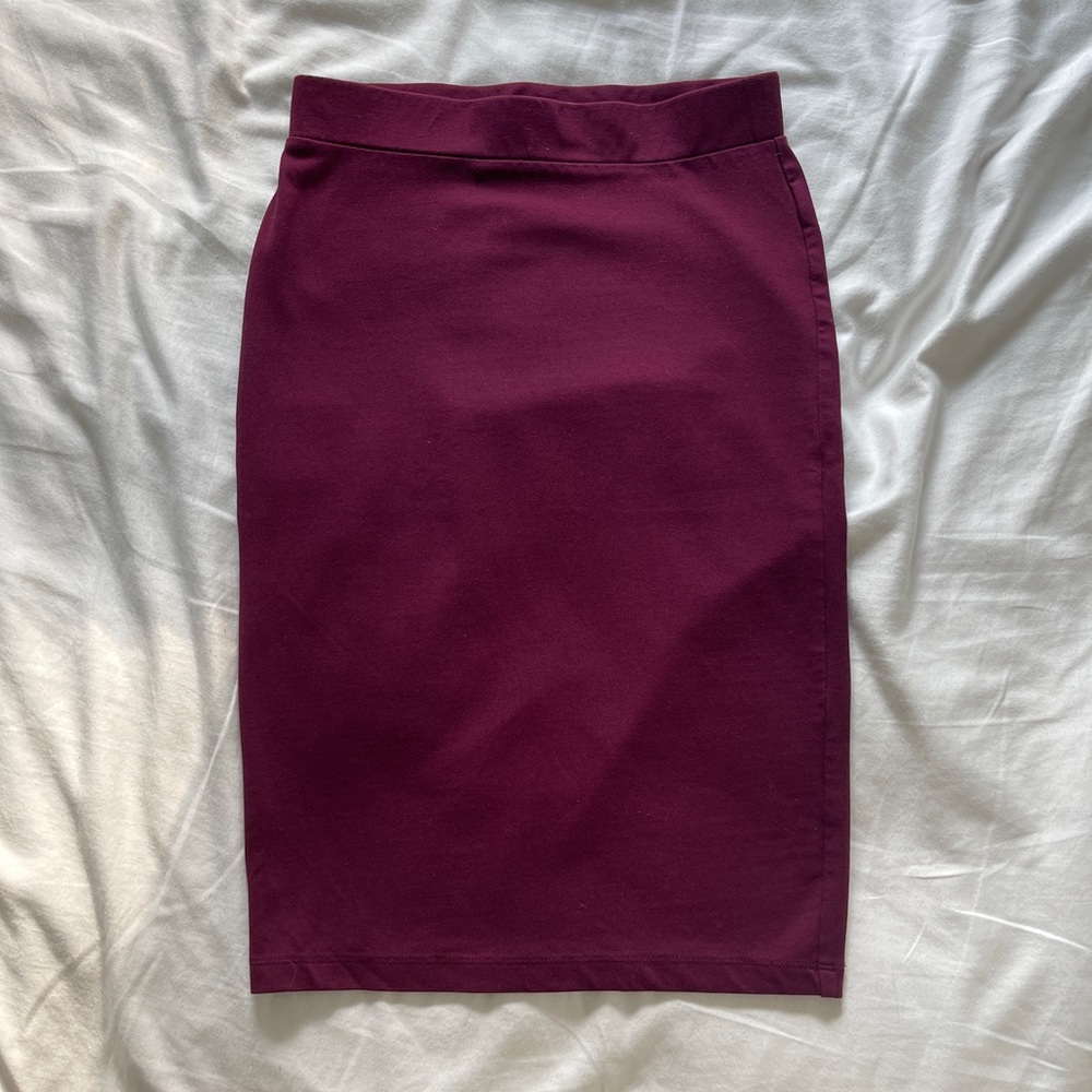Maroon pencil skirt, forever 21
